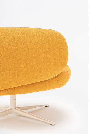 Grand Grace Armchair with Headrest 15
