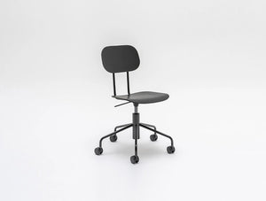 Mdd New School Chair With Four Spoke Base 3