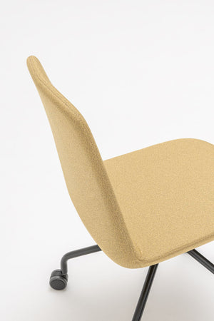 Ulti Office Chair on 4 Star Aluminium Base with Castors Detail