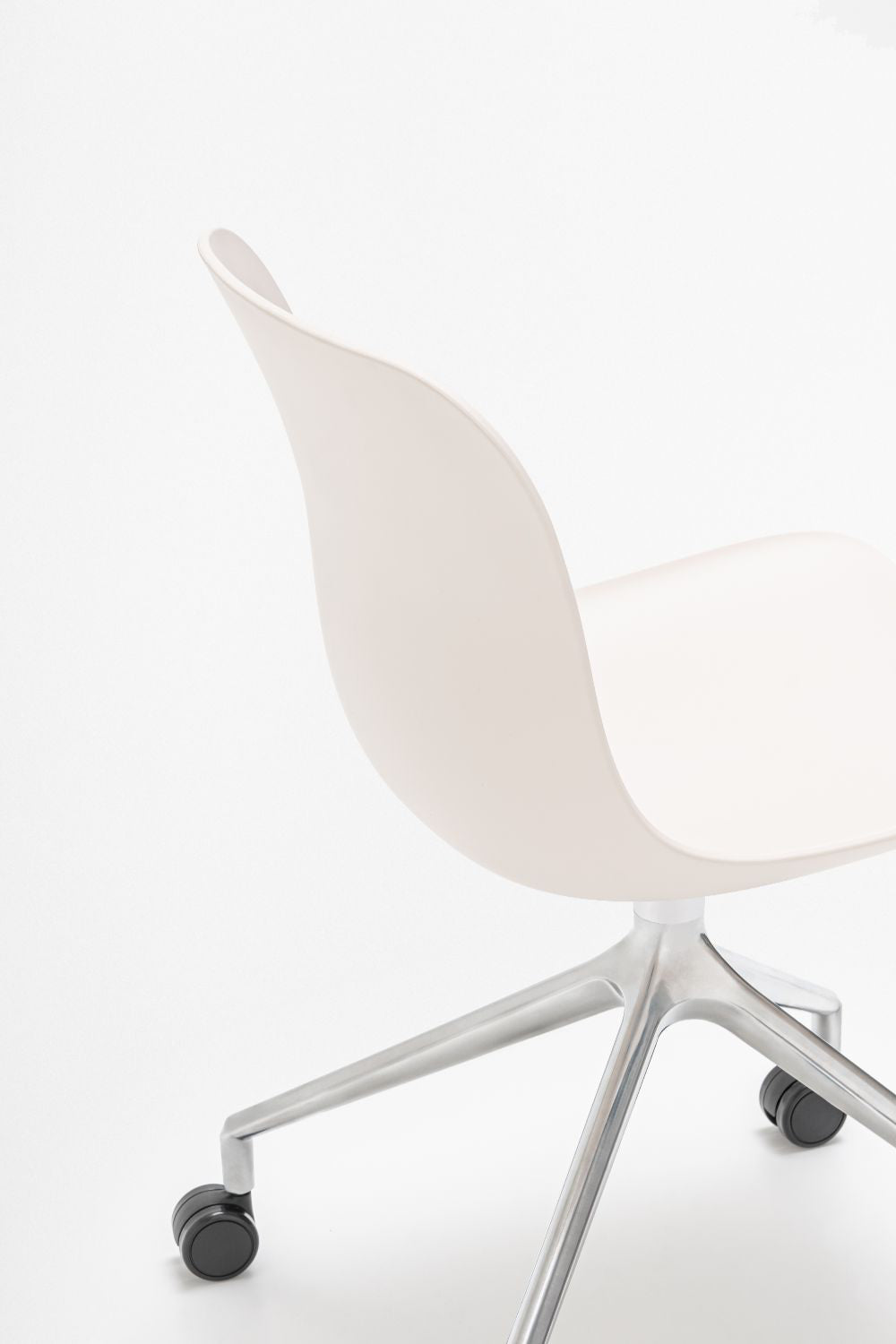 Baltic 2 Basic Chair with 4 Star Castors Detail 2