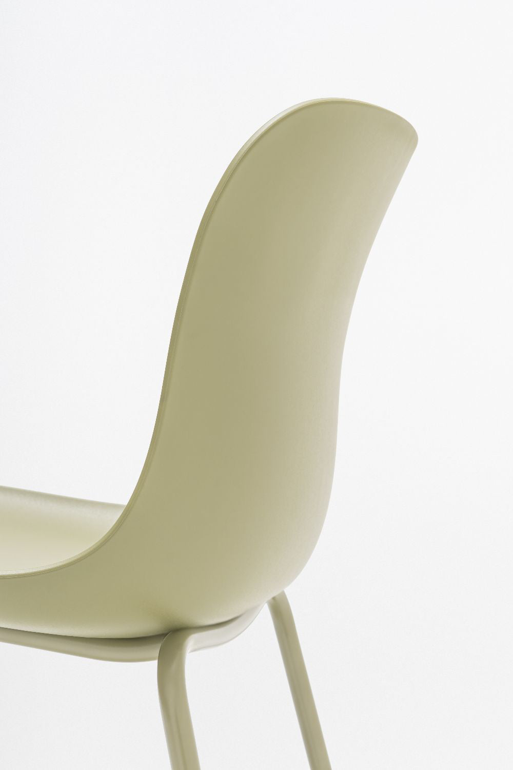 Baltic 2 Basic Chair with Four Metal Legs Detail