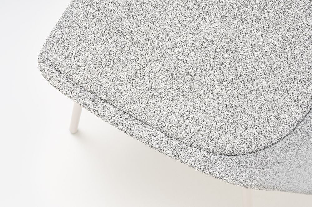 Baltic 2 Classic Chair with Four Metal Legs Detail 4