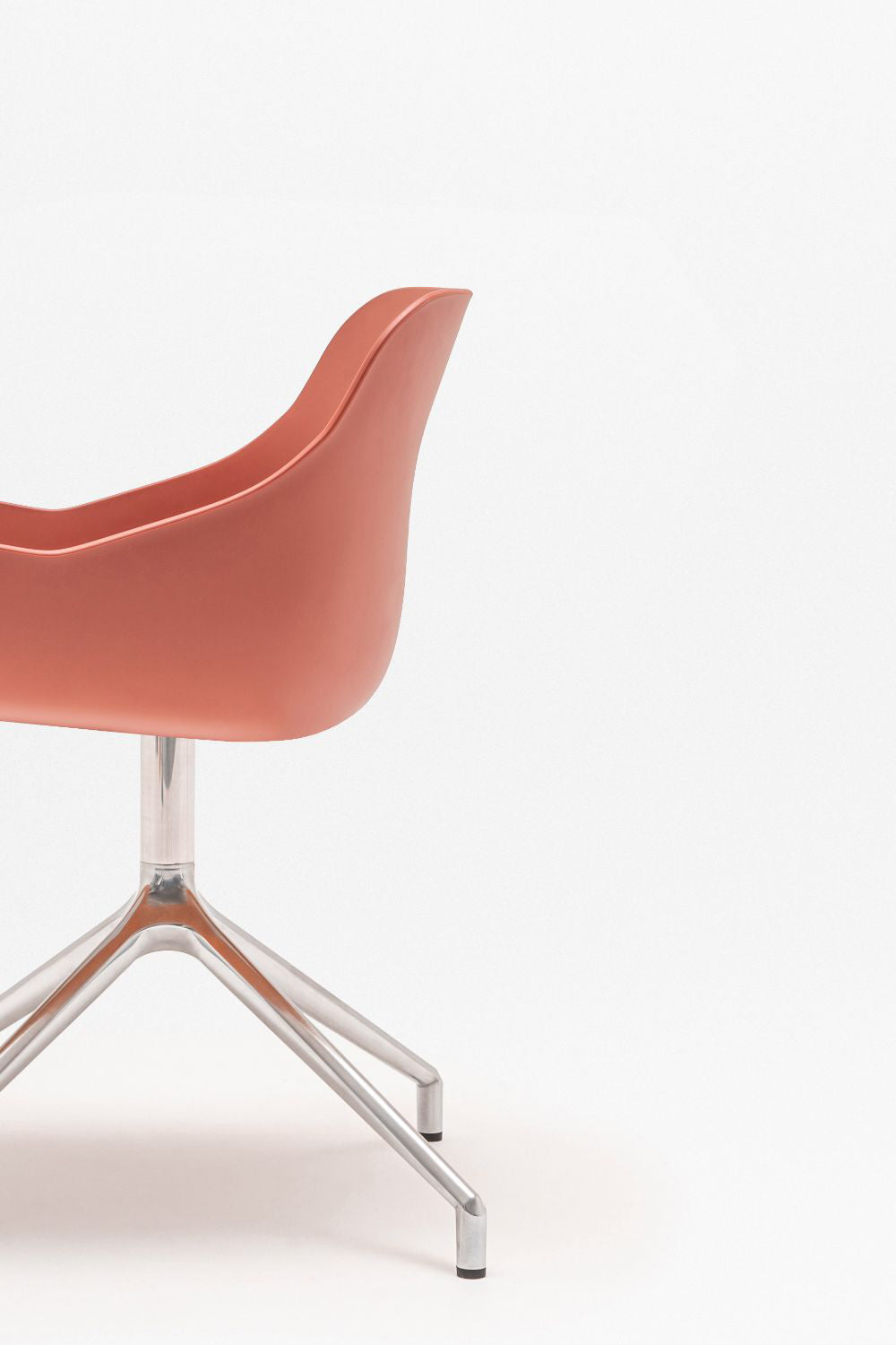 Baltic Basic Armchair with 4 Star Polished Aluminium Base Detail