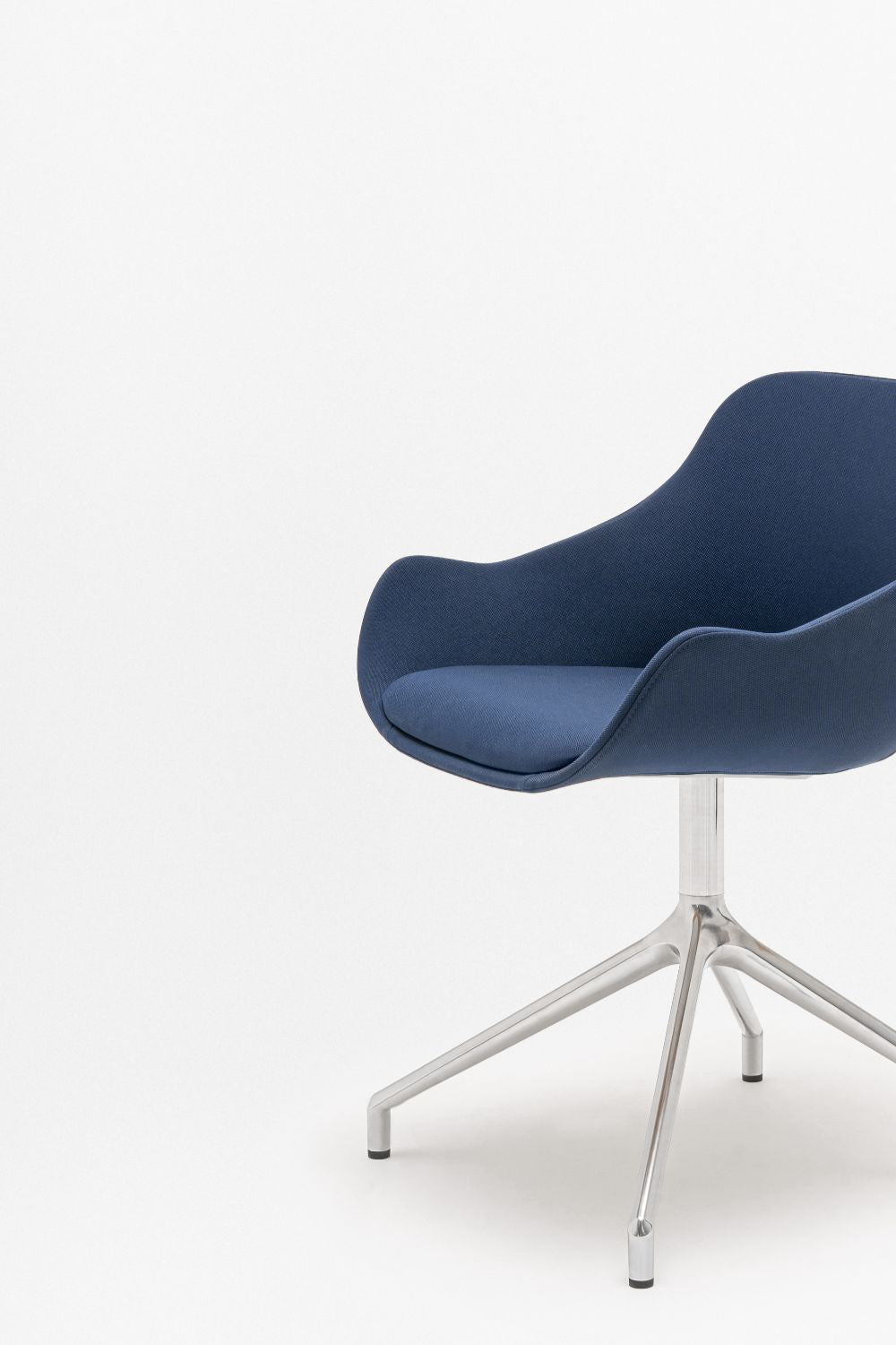 Baltic Classic Armchair with 4 Star Polished Aluminium Base Detail