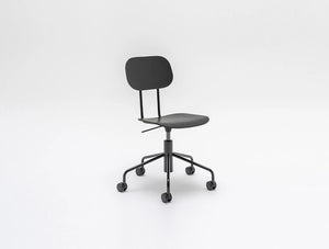 Mdd New School Chair With Four Spoke Base 3
