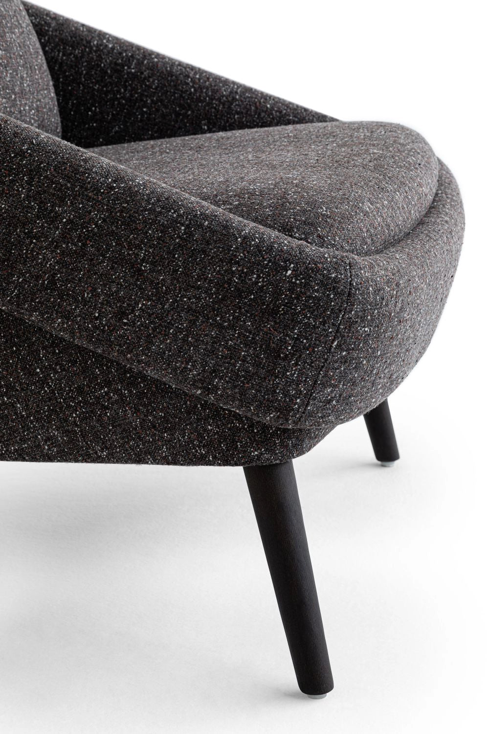 Nome Loose Backrest Lounge Armchair 2